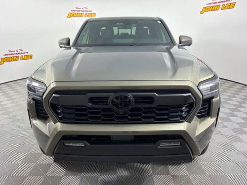 Used 2024 Toyota Tacoma TRD Off-Road w/ TRD Off Road Premium Package AWD/4WD image 9