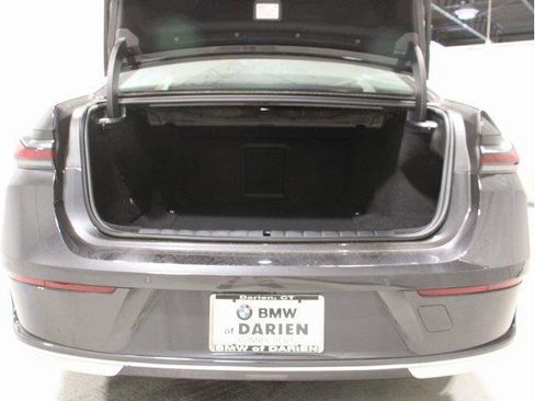 Used 2025 BMW i7 eDrive50 w/ Premium Package image 25
