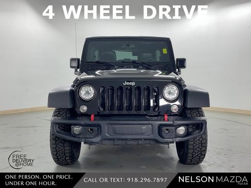 Used 2017 Jeep Wrangler Unlimited Rubicon image 2