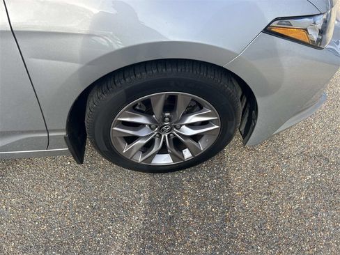 Certified 2019 Toyota Avalon XLE image 21