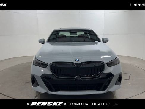 Used 2025 BMW 530i w/ M Sport Package image 3