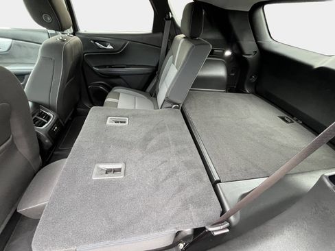 Used 2023 Chevrolet Blazer LT image 12