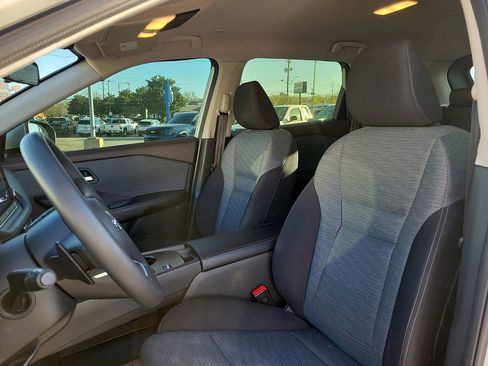 Used 2023 Nissan Rogue SV image 11