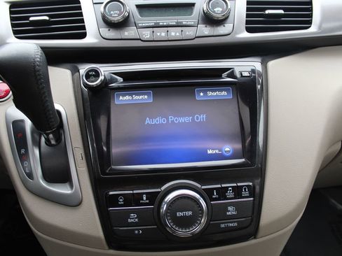 Used 2015 Honda Odyssey Touring Elite image 32