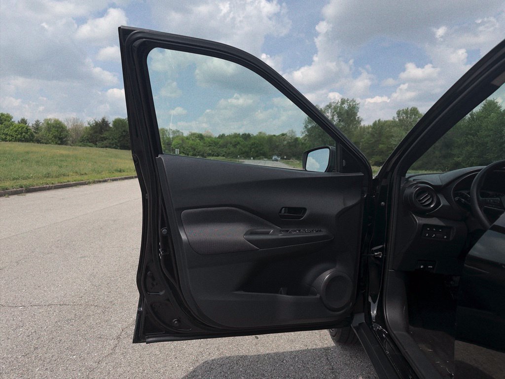 Used 2020 Nissan Kicks S FWD image 13