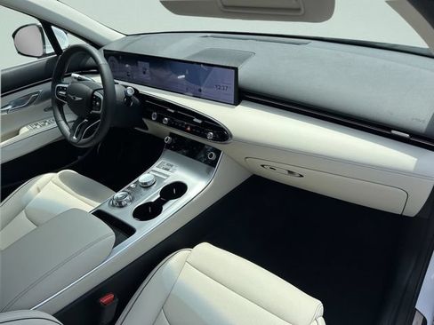 New 2027 Genesis GV70 2.5T Advanced AWD/4WD image 17