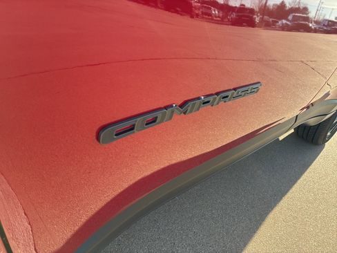 New 2026 Jeep Compass Latitude image 12