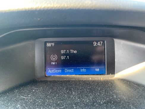 Used 2017 Ford Focus SE FWD image 38
