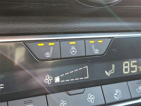 Used 2022 Nissan Sentra SR w/ SR Premium Package image 26