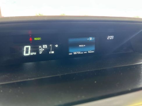 Used 2016 Toyota Prius V Four FWD image 20