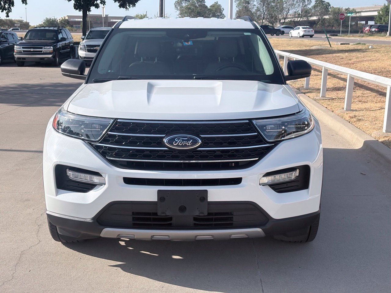 Used 2021 Ford Explorer XLT w/ Equipment Group 202A RWD image 2
