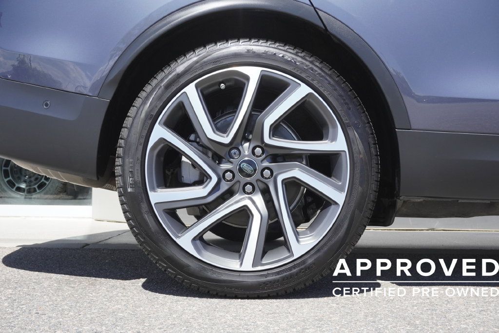 Used 2025 Land Rover Discovery S AWD/4WD image 32
