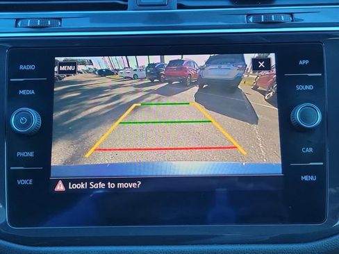 Used 2020 Volkswagen Tiguan SEL image 27