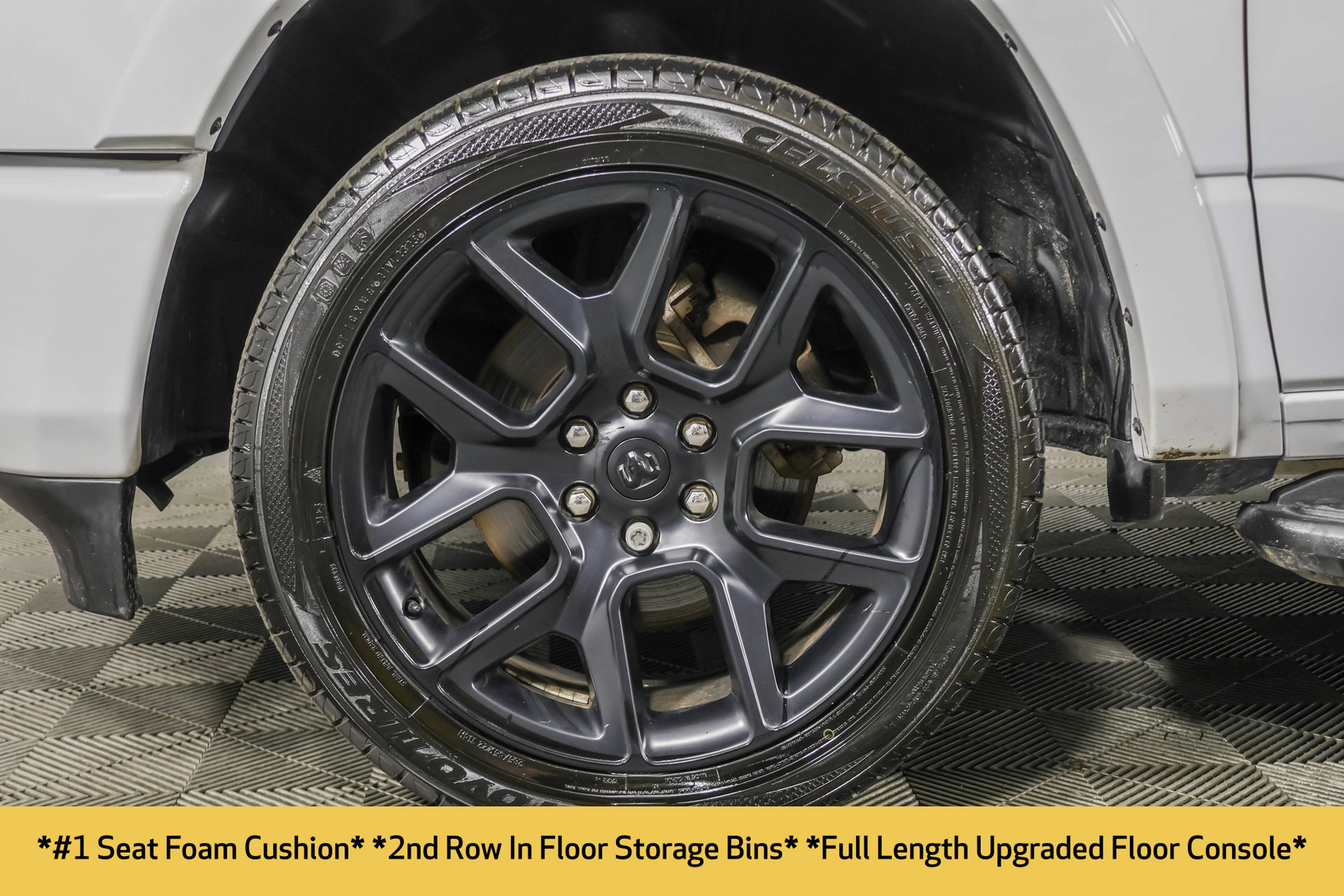 Used 2022 RAM 1500 Laramie AWD/4WD image 29