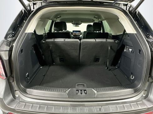 Used 2025 Ford Explorer Active w/ Active Comfort Package RWD image 29