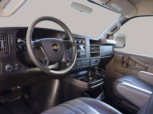 Used 2016 Chevrolet Express 2500 image 16