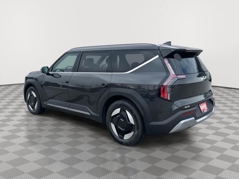 Used 2024 Kia EV9 Wind image 13