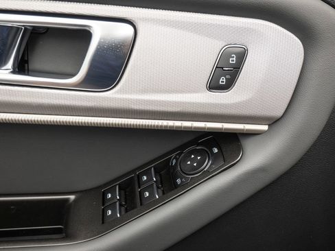 New 2025 Ford Explorer Active w/ Active Comfort Package image 41