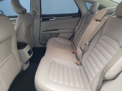 Used 2019 Ford Fusion SEL FWD image 18
