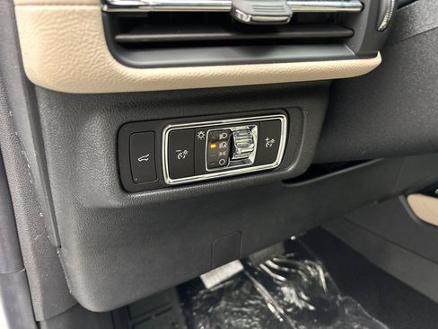 New 2026 Lincoln Corsair Premiere image 14