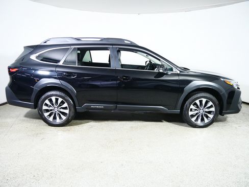 Used 2025 Subaru Outback Limited AWD/4WD image 8
