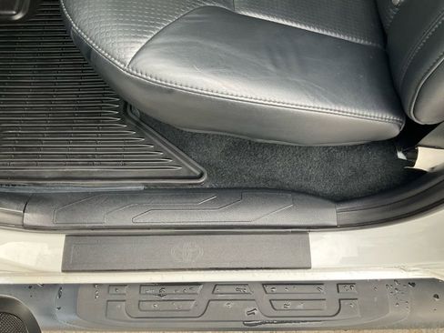 Used 2019 Toyota Tacoma TRD Sport image 27