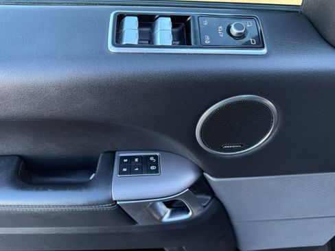 Used 2020 Land Rover Range Rover Sport HSE image 18