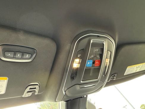 Used 2024 Jeep Wagoneer L Series II w/ Flexible Seating Group AWD/4WD image 19