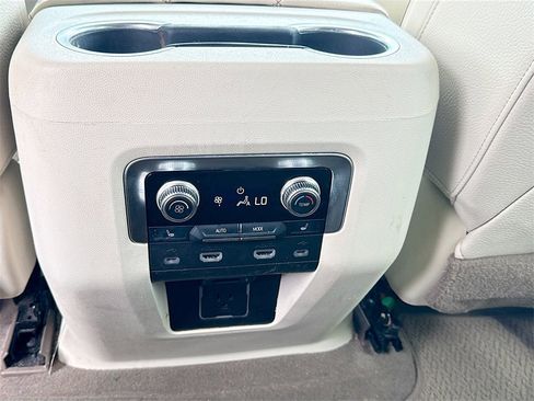 Used 2021 GMC Yukon Denali image 29