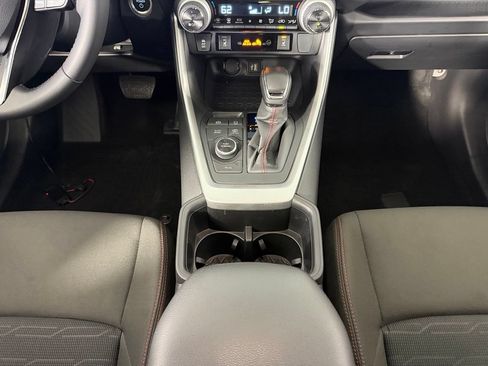 Used 2025 Toyota RAV4 SE AWD/4WD image 16