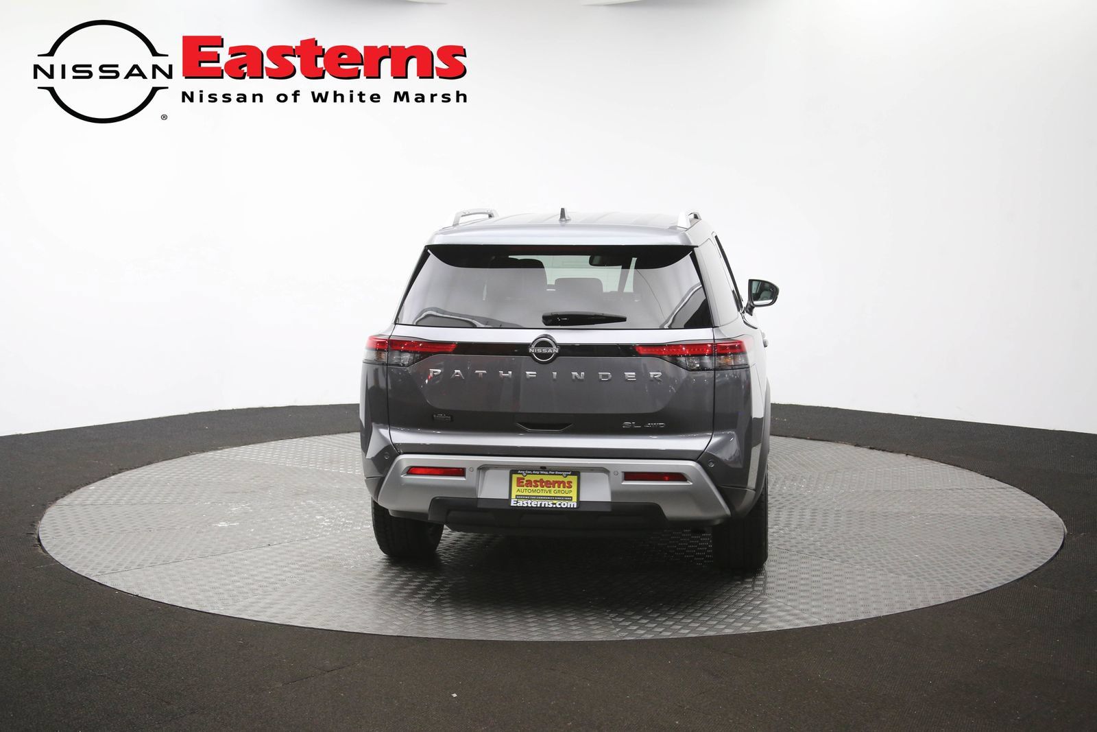 Used 2022 Nissan Pathfinder SL AWD/4WD image 38
