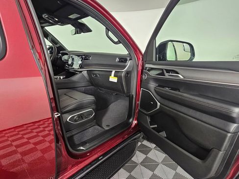 New 2026 Jeep Grand Wagoneer Limited AWD/4WD image 40