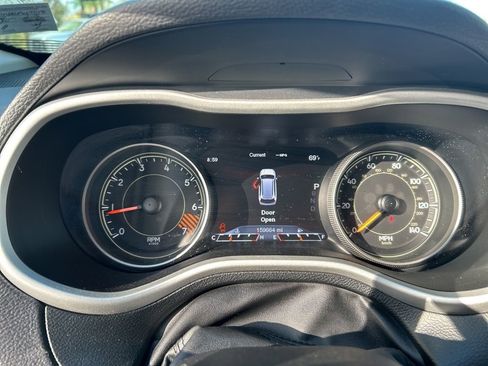 Used 2015 Jeep Cherokee Trailhawk w/ Comfort/Convenience Group image 24