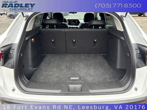 Used 2025 Chevrolet Trax LT image 11
