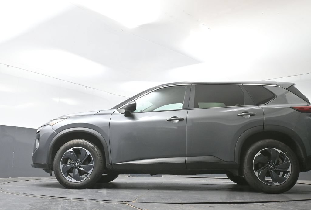 Used 2024 Nissan Rogue SV FWD image 53