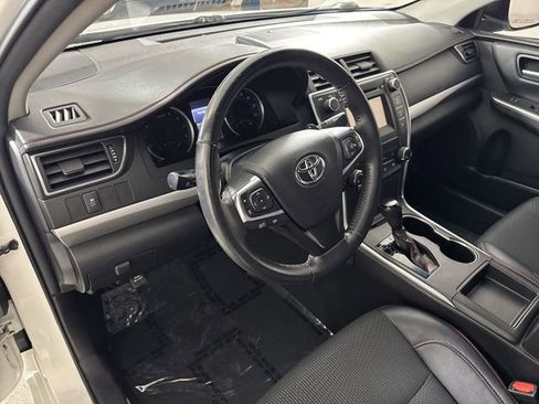 Used 2017 Toyota Camry SE image 22