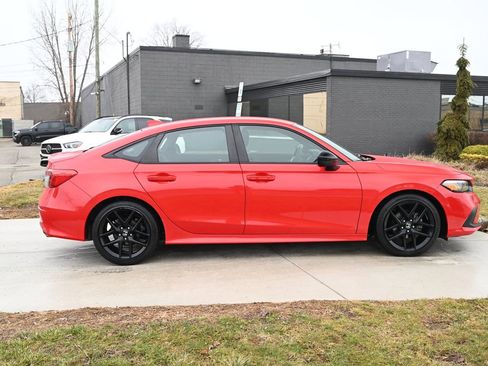 Used 2023 Honda Civic Sport image 4
