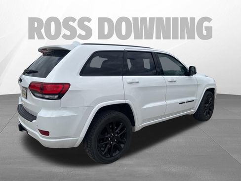 Used 2021 Jeep Grand Cherokee Laredo X image 2