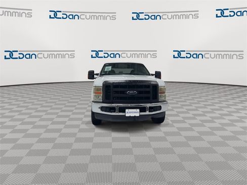Used 2010 Ford F250 XL image 3
