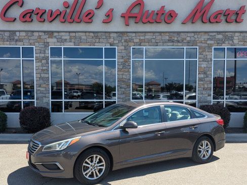 Used 2017 Hyundai Sonata SE FWD image 1