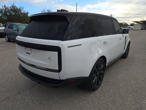 Used 2023 Land Rover Range Rover SV image 4