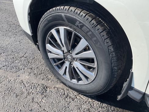 Used 2019 Nissan Pathfinder SL image 9