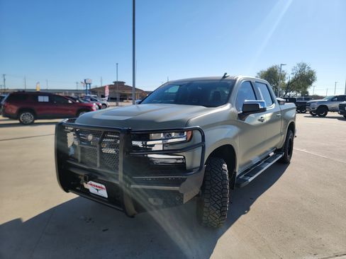 Used 2020 Chevrolet Silverado 1500 LT w/ Texas Edition image 3