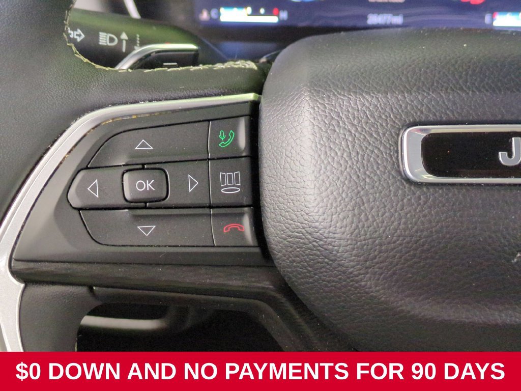 Used 2025 Jeep Grand Cherokee Altitude AWD/4WD image 17