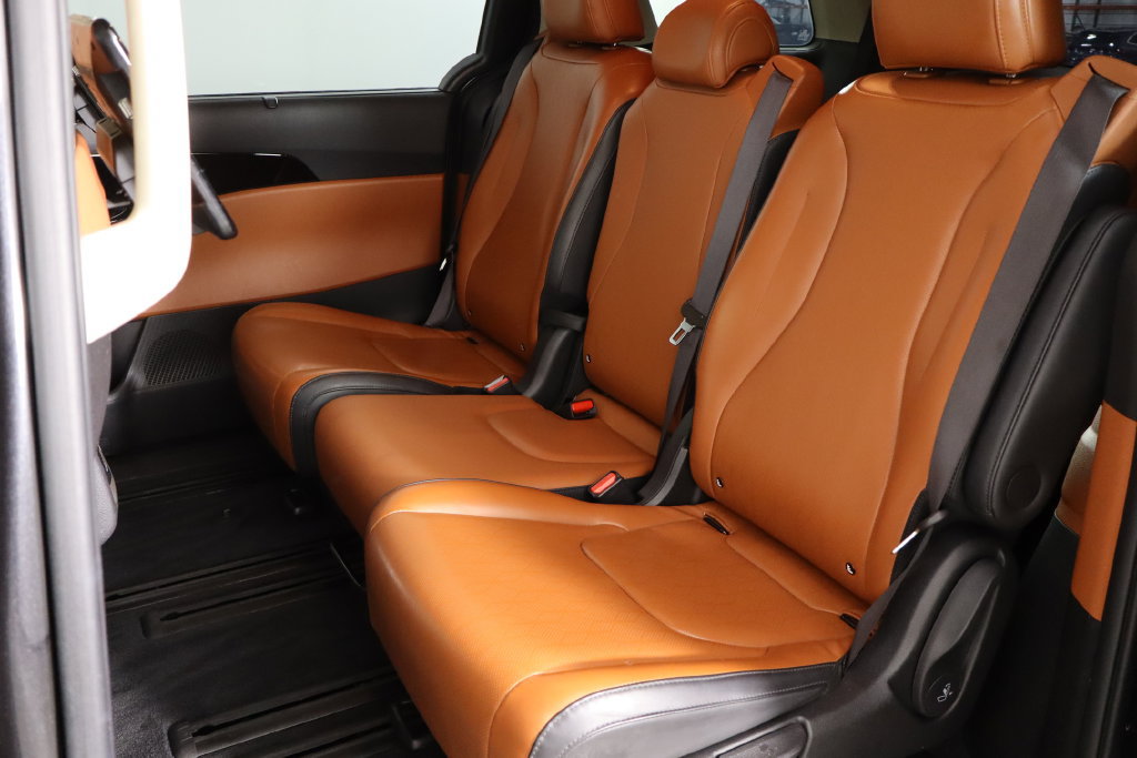 Used 2022 Kia Carnival SX FWD image 16