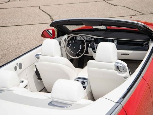 Used 2017 Rolls-Royce Dawn image 31