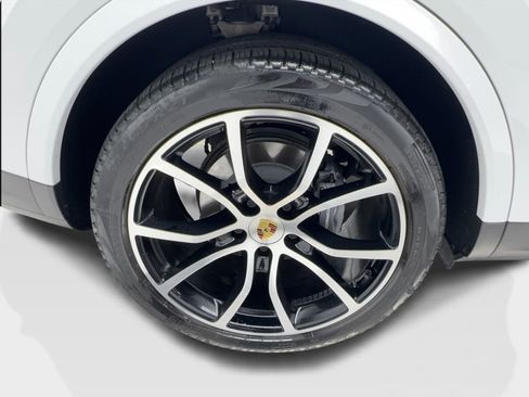 Used 2021 Porsche Cayenne Coupe AWD/4WD image 14