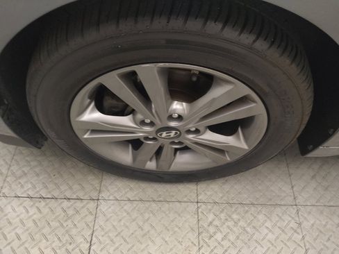 Used 2017 Hyundai Elantra SE w/ SE A/T Tech Package 03 FWD image 31