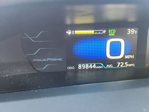 Used 2017 Toyota Prius Prime Premium image 15