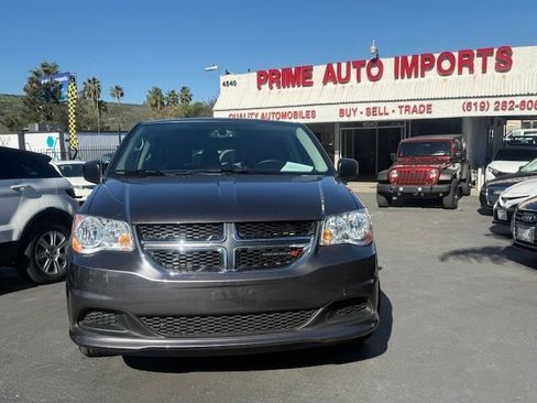Used 2017 Dodge Grand Caravan SE w/ Power Window Group image 3